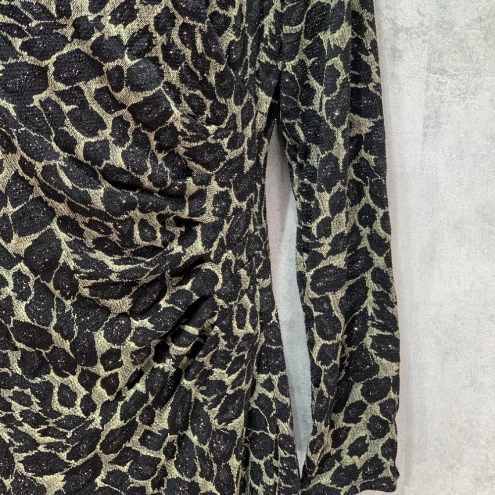Vince Camuto Long Sleeve Glitter Animal Print Shea - Picture 11 of 12